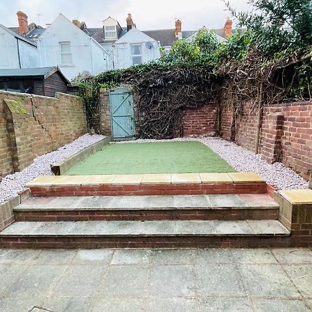 Newly Refurbished City Centre House With Parking Exeter Eksteriør billede