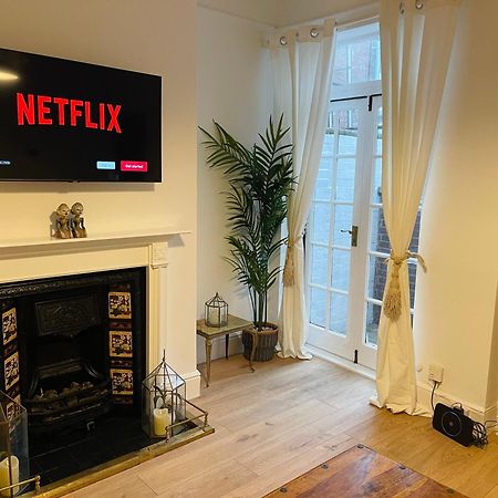 Newly Refurbished City Centre House With Parking Exeter Eksteriør billede