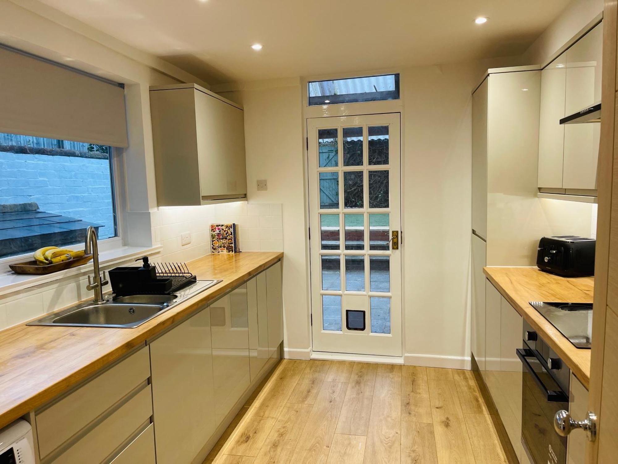 Newly Refurbished City Centre House With Parking Exeter Eksteriør billede