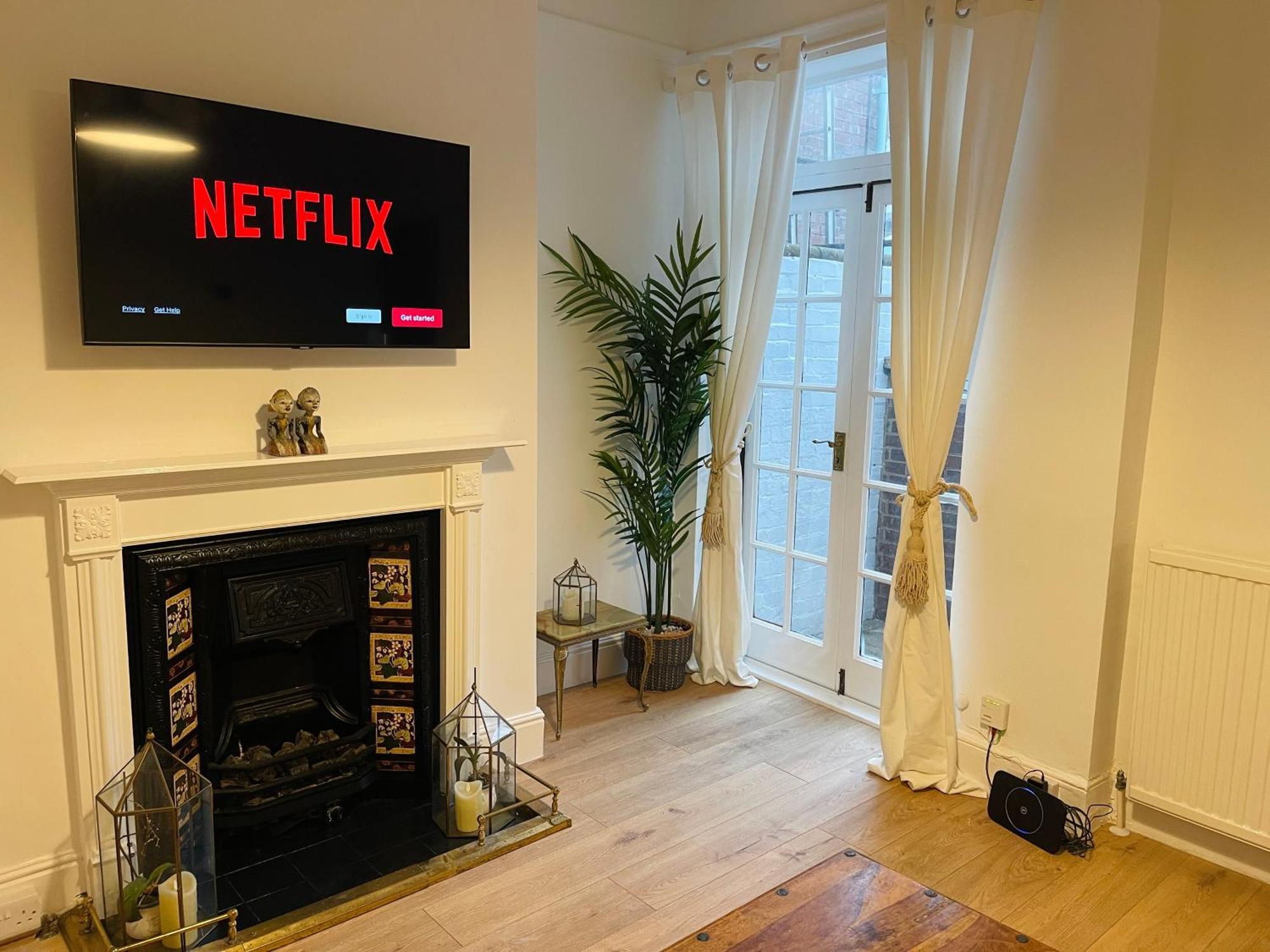 Newly Refurbished City Centre House With Parking Exeter Eksteriør billede